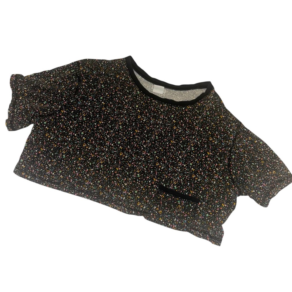 ✨$5 when bundled✨Cooperative multicolor Speckle on black Crop t shirt 💐🌈